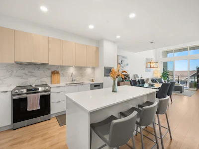 413-1792 Starling Drive - 5