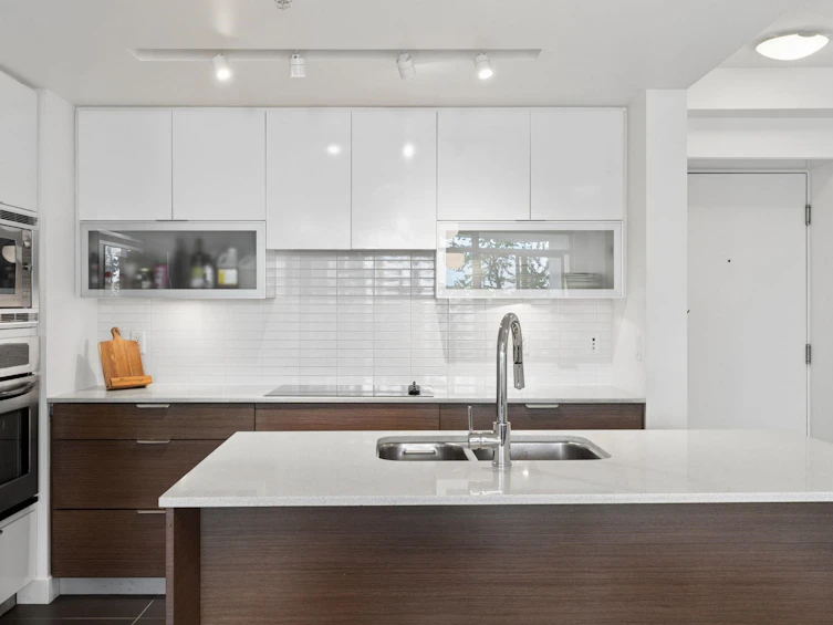 503-175 W 2nd Street, North Vancouver, BC, V7M 0A5 - 2