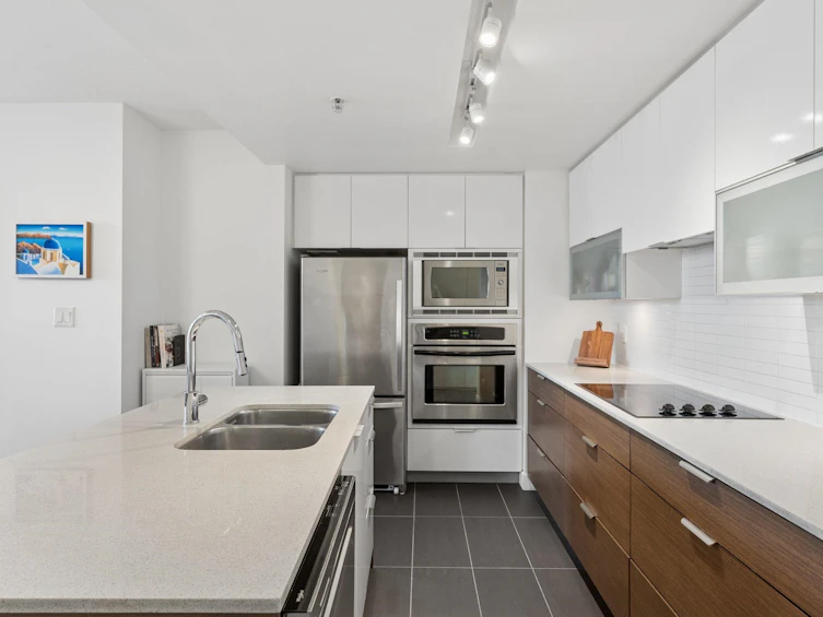 503-175 W 2nd Street, North Vancouver, BC, V7M 0A5 - 4