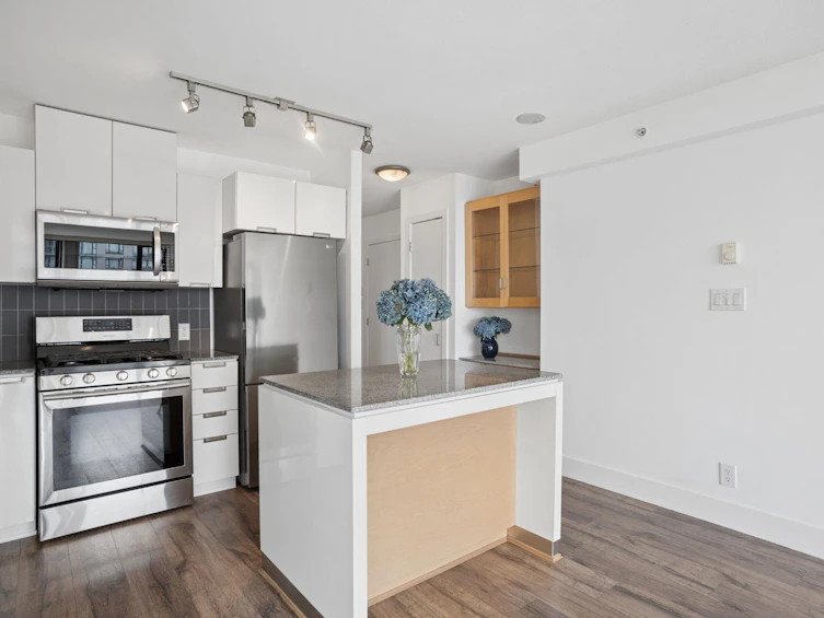 903-151 W 2nd Street, North Vancouver, BC, V7M 3P1 - 8