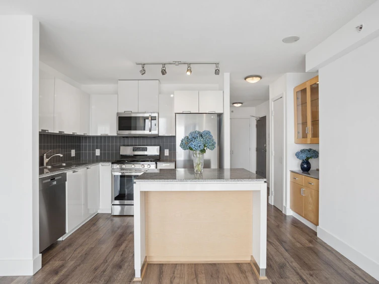 903-151 W 2nd Street, North Vancouver, BC, V7M 3P1 - 7