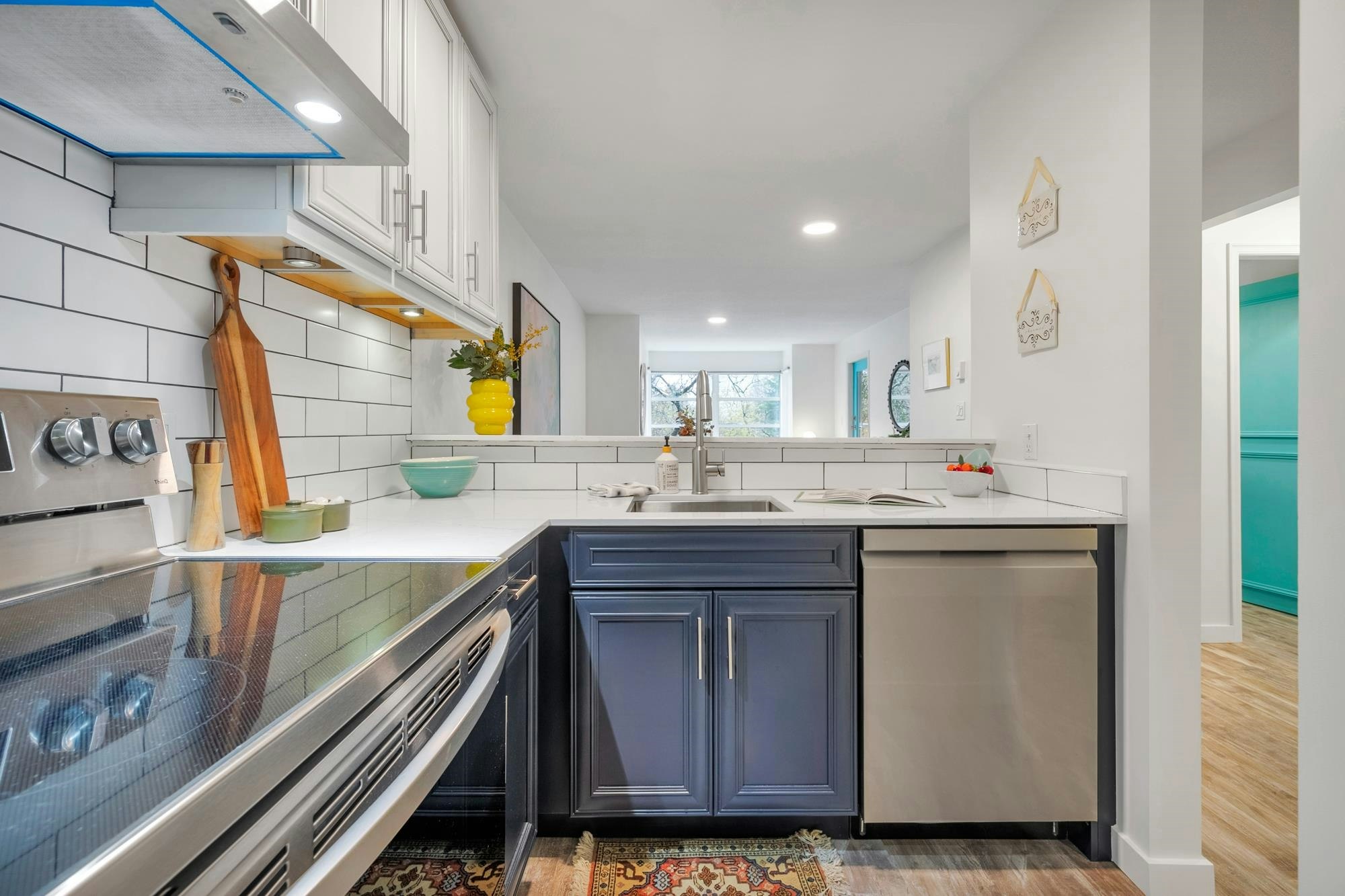 206-1399 Barclay Street - 4