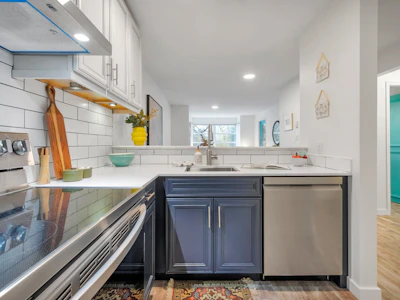 206-1399 Barclay Street - 4
