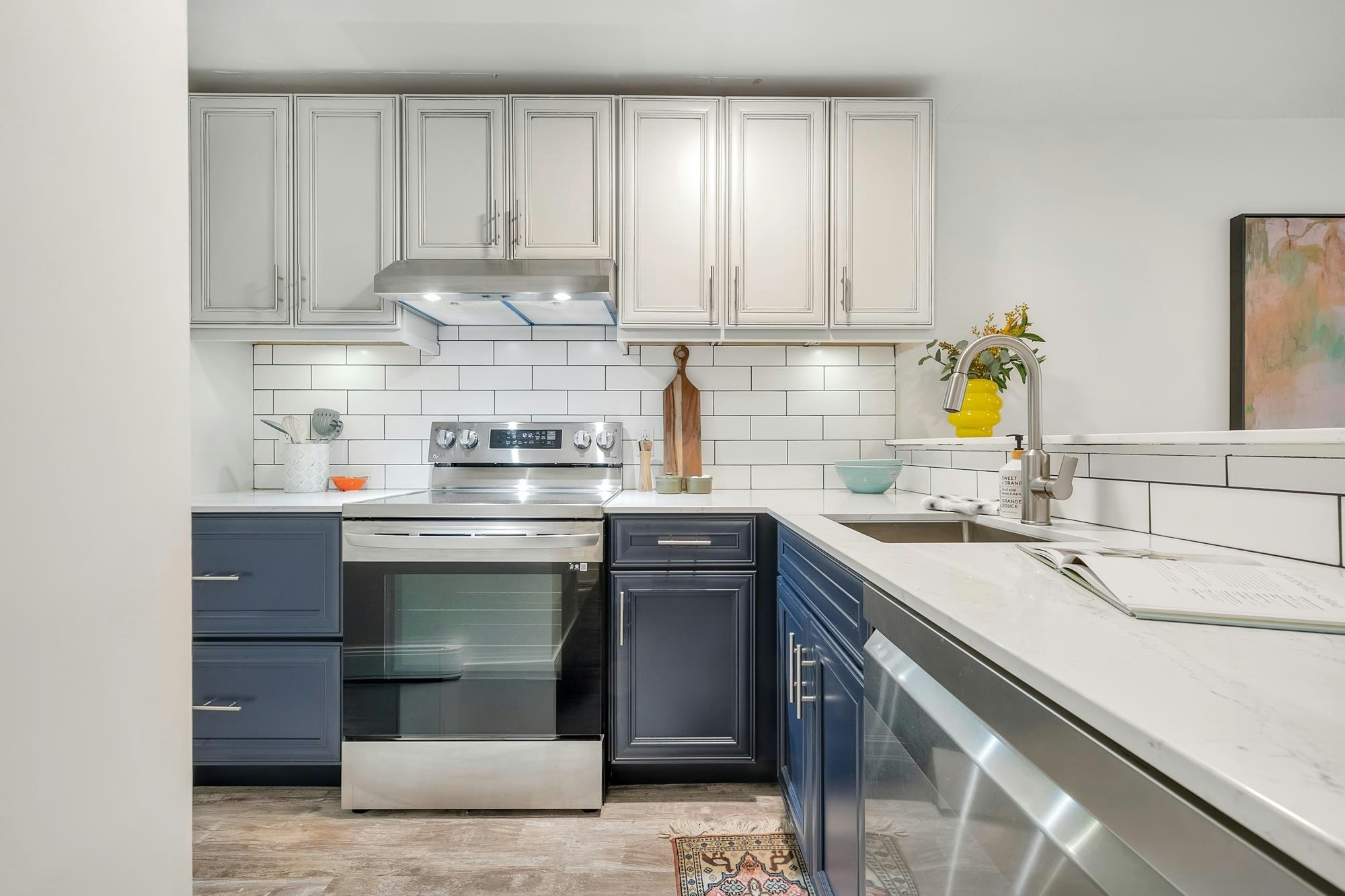 206-1399 Barclay Street - 3