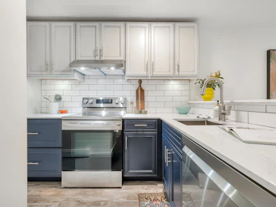 206-1399 Barclay Street - 3