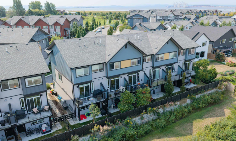 32-4375 Cormorant Way