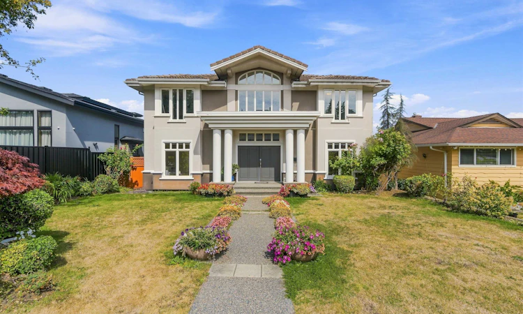 4229 Hazelwood Crescent