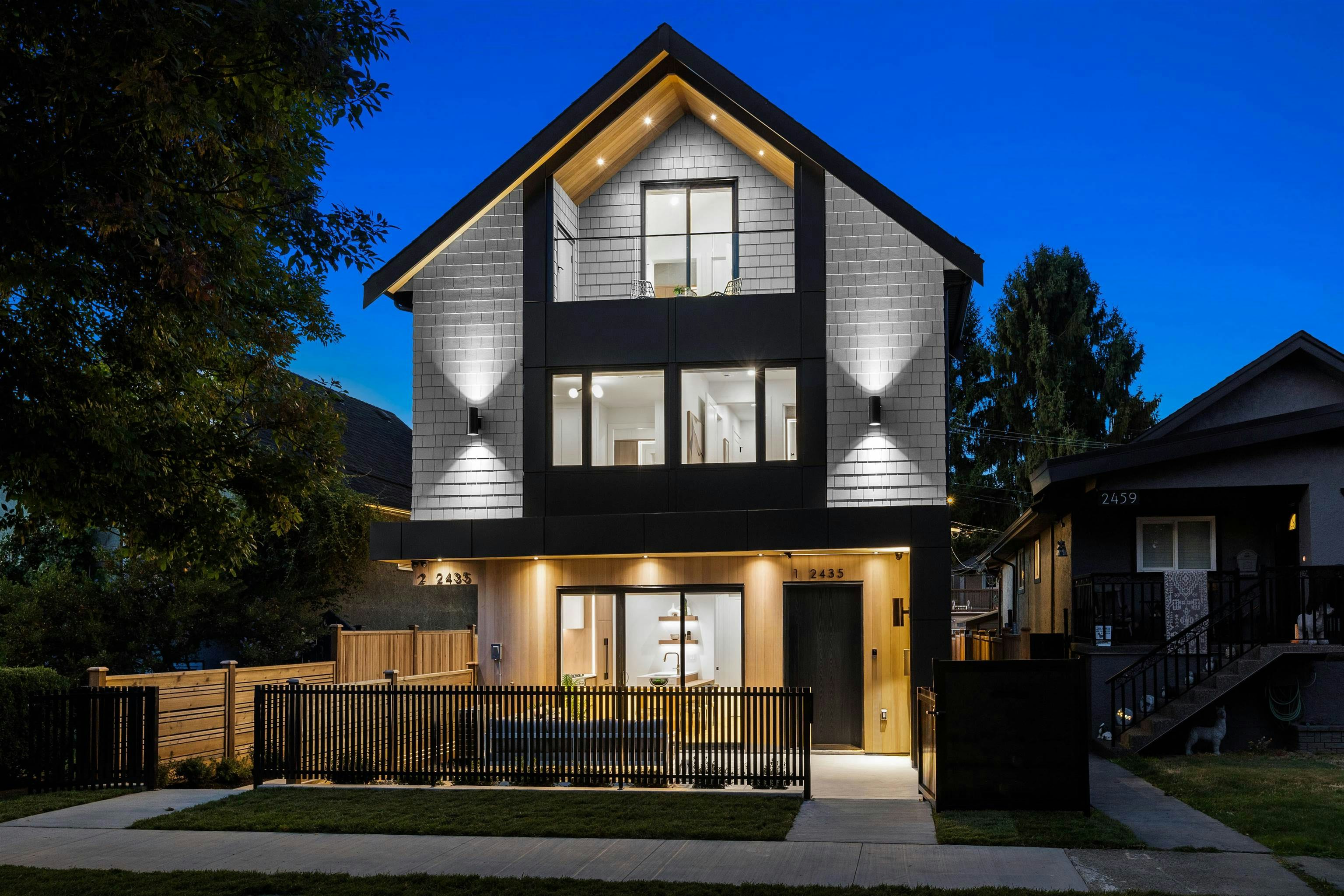 1-2435 Napier Street, Vancouver, BC, V5K 2W2