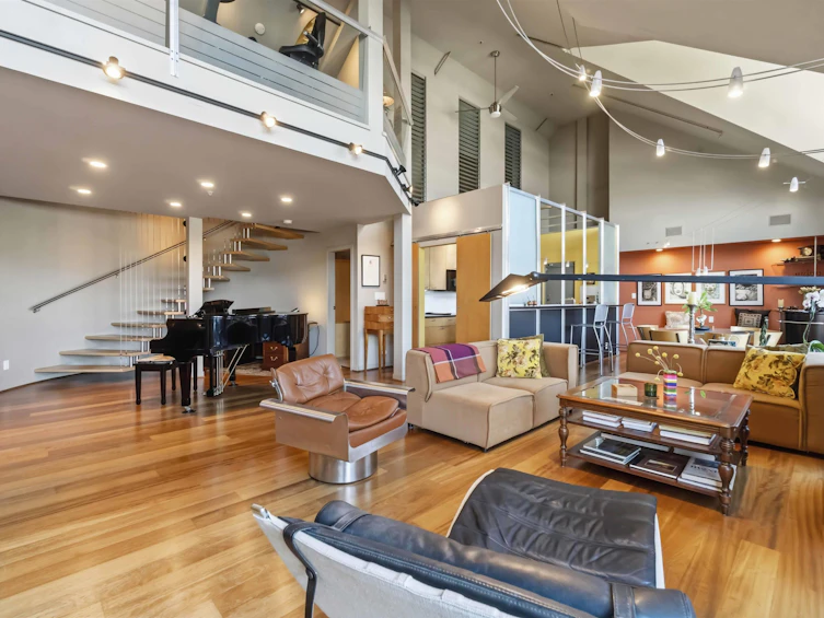 601-2525 Quebec Street, Vancouver, BC, V5T 4R5