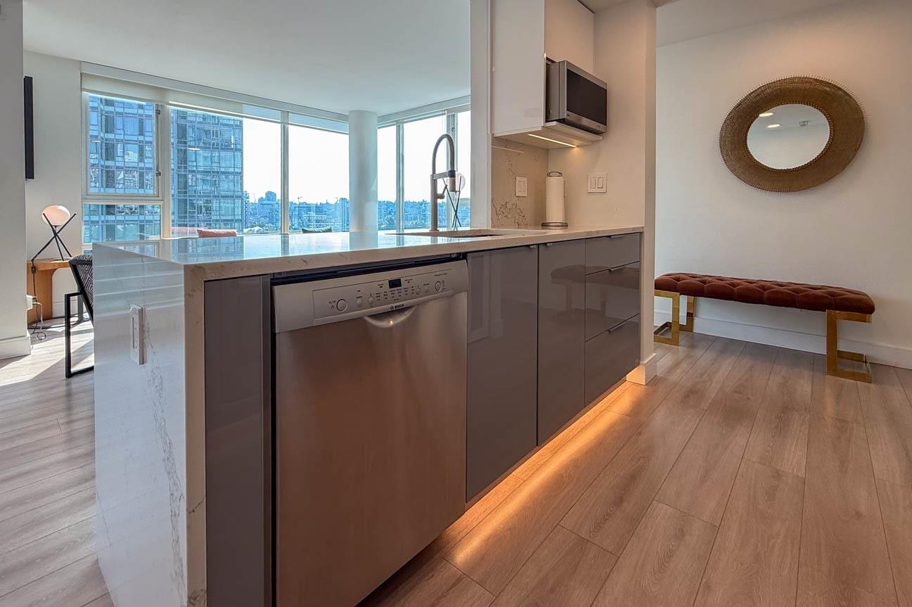 1101-1067 Marinaside Crescent, Vancouver, BC, V6Z 3A4 - 14