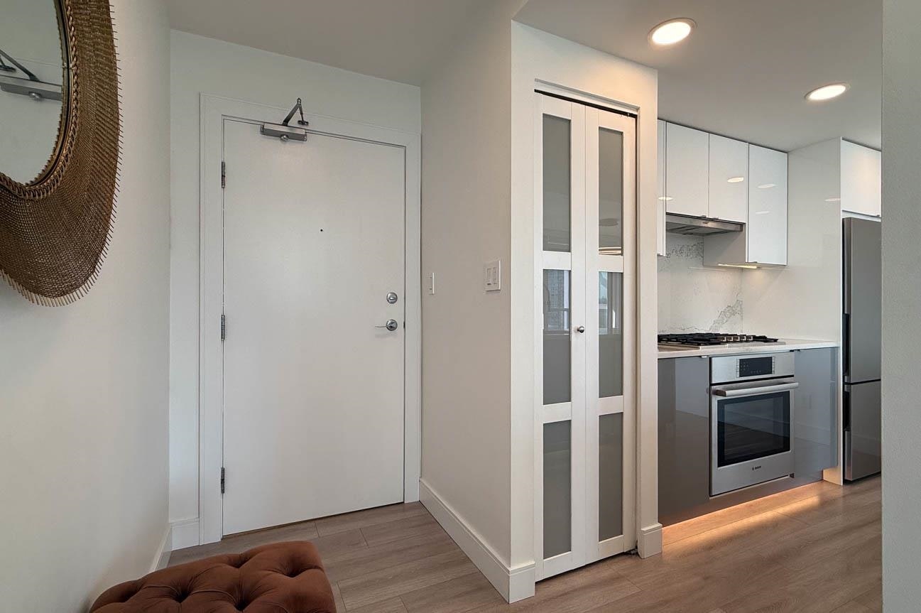 1101-1067 Marinaside Crescent, Vancouver, BC, V6Z 3A4 - 6