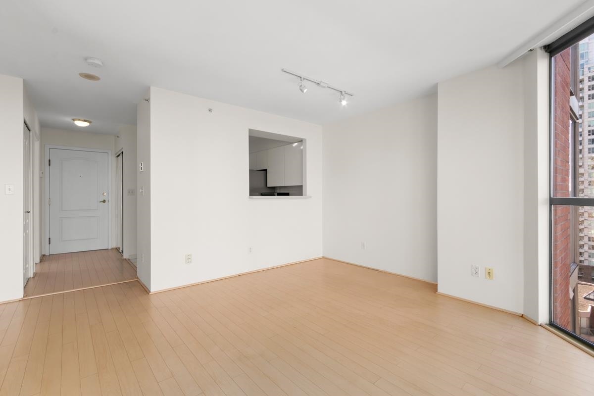 1007-888 Pacific Street, Vancouver, BC, V6Z 2S6 - 9