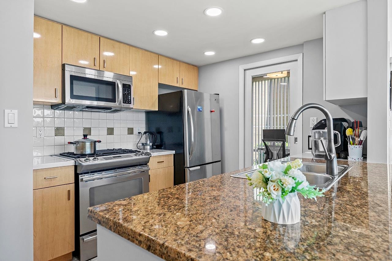 1067 Marinaside Crescent, Vancouver, BC, V6Z 3A4 - 15