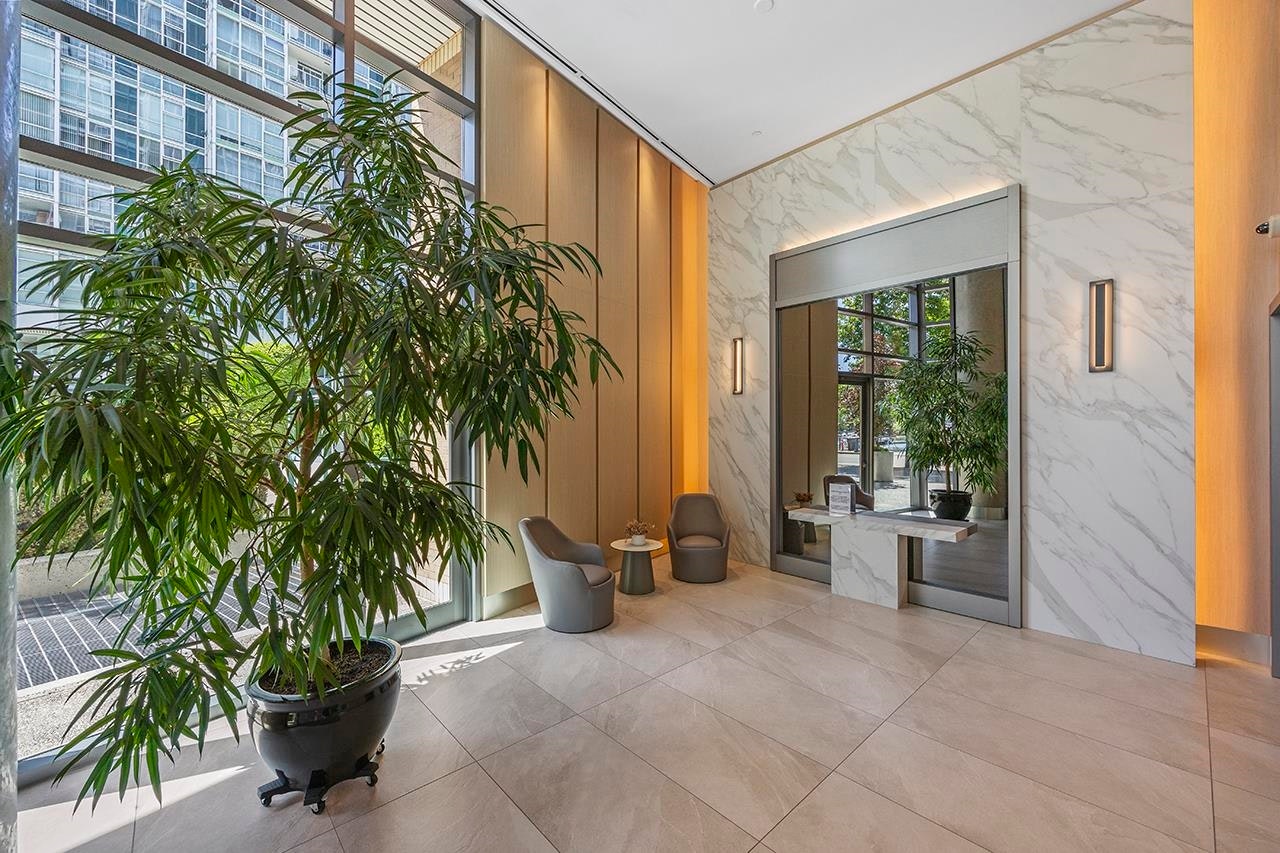 1067 Marinaside Crescent, Vancouver, BC, V6Z 3A4 - 7