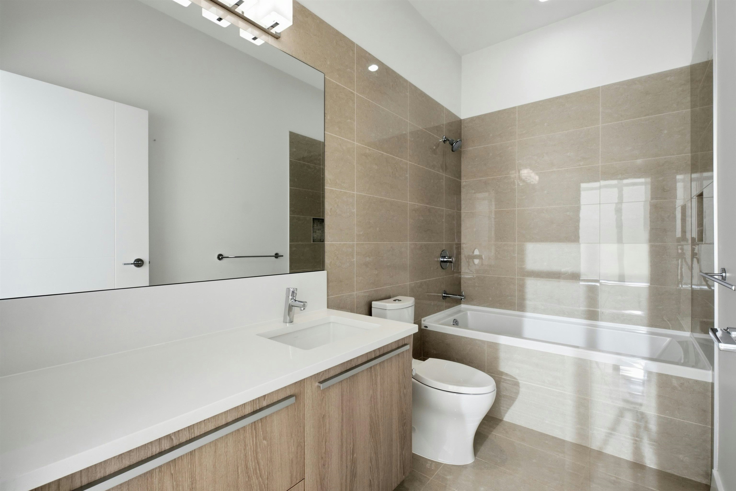 PH 504-1295 Conifer Street, North Vancouver, BC, V7J 0B4 - 12