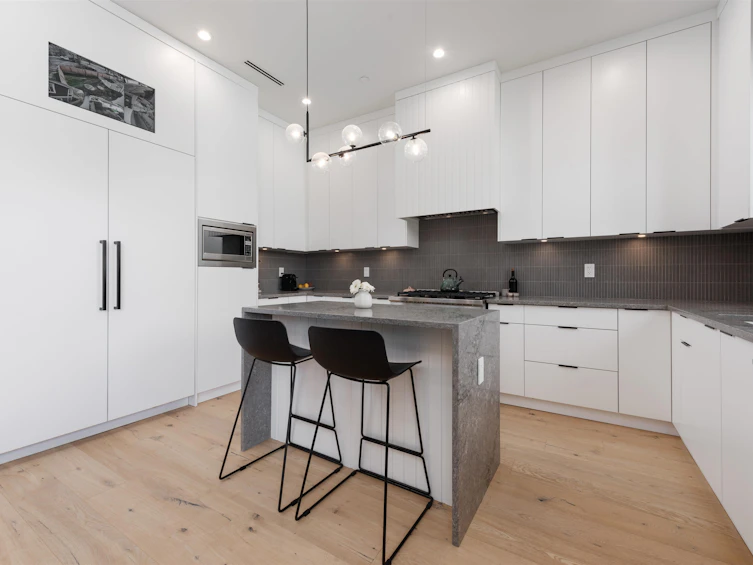 5059 Sherbrooke Street, Vancouver, BC, V5W 3M1 - 8