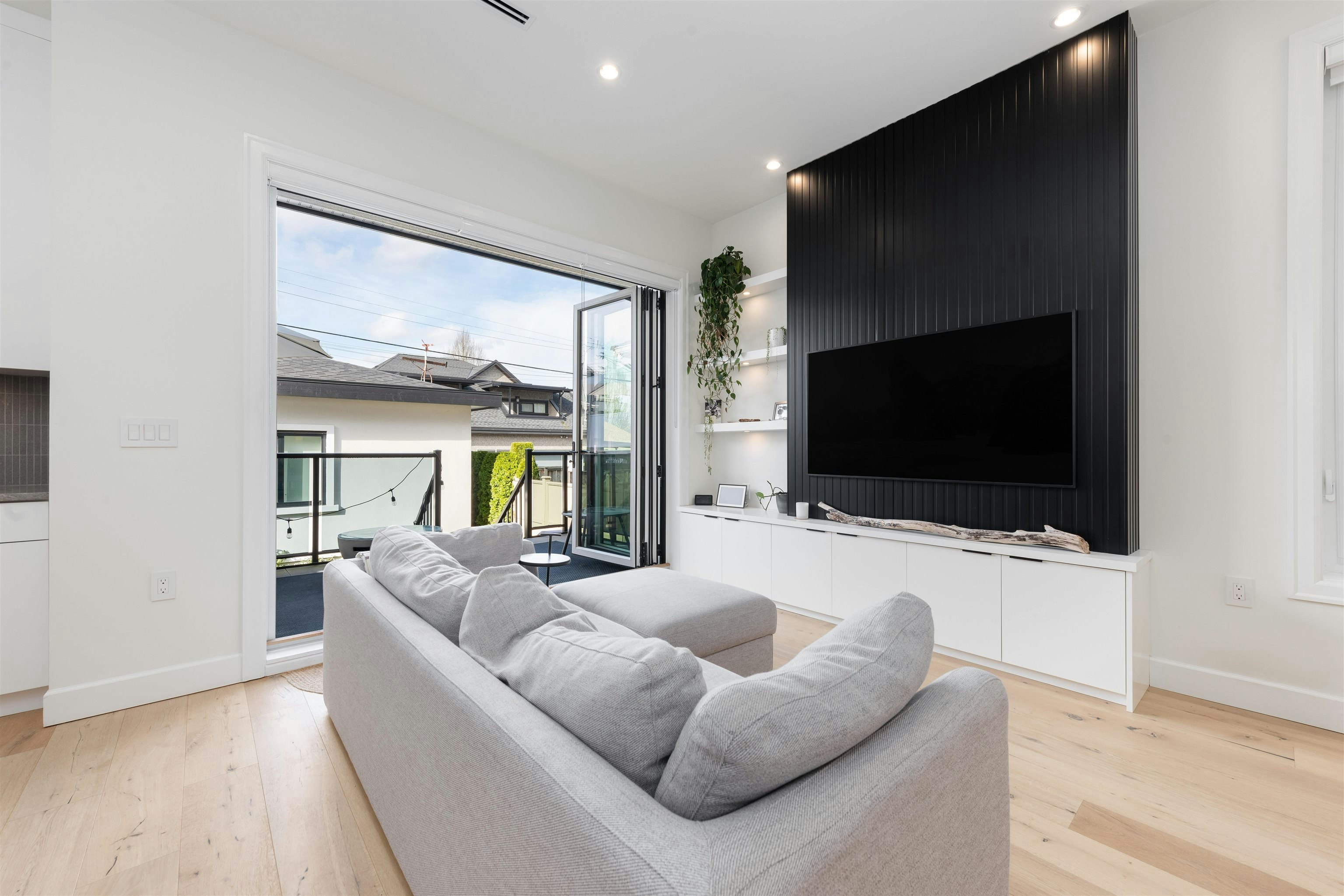 5059 Sherbrooke Street, Vancouver, BC, V5W 3M1 - 6