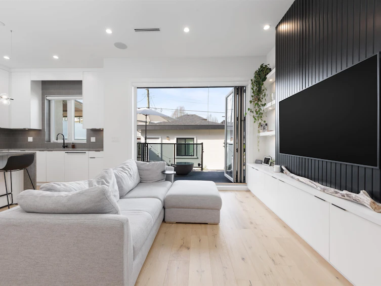 5059 Sherbrooke Street, Vancouver, BC, V5W 3M1 - 5
