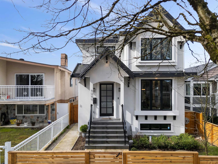 5059 Sherbrooke Street, Vancouver, BC, V5W 3M1