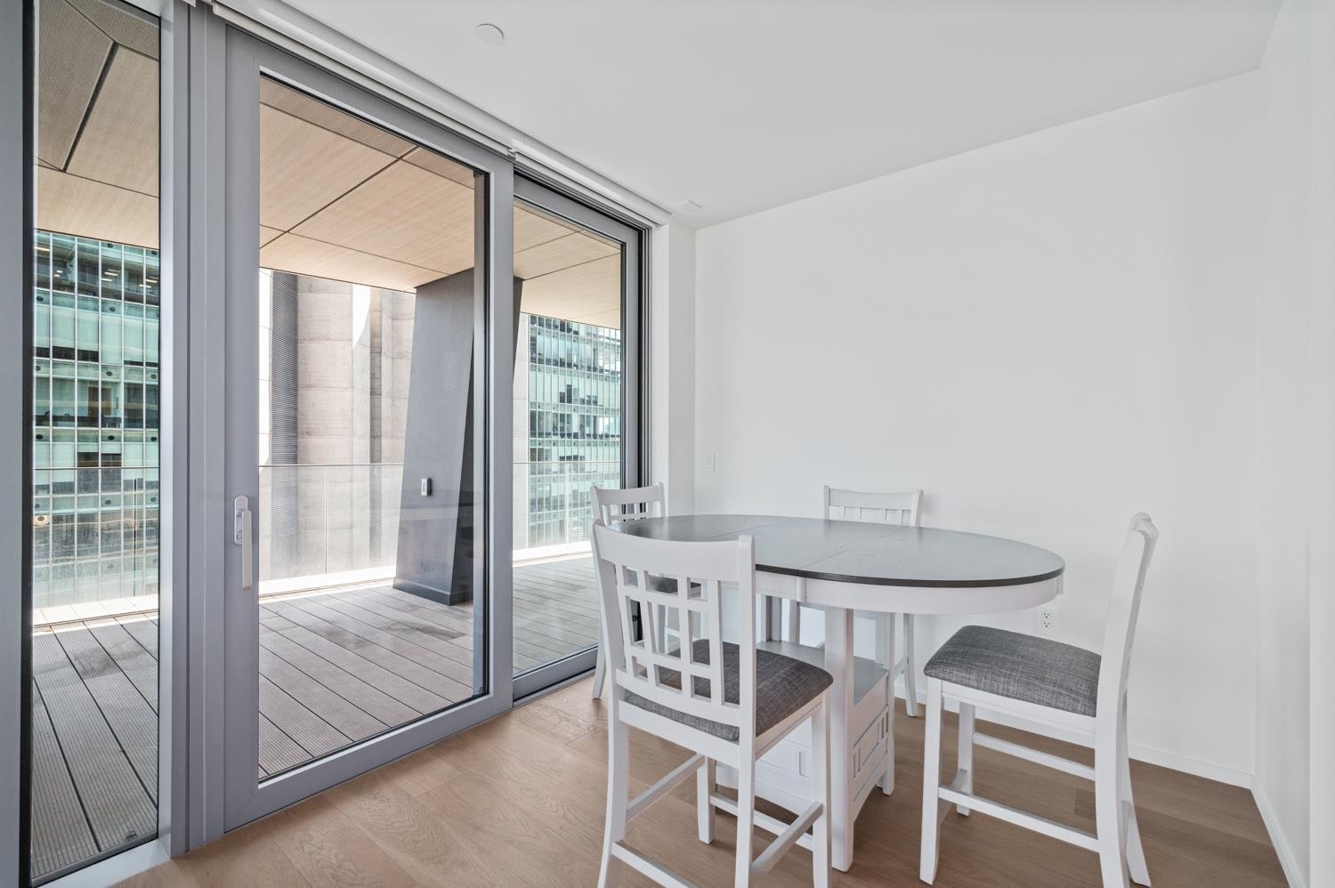 140X-1568 Alberni Street, Vancouver, BC, V6G 0E3 - 9