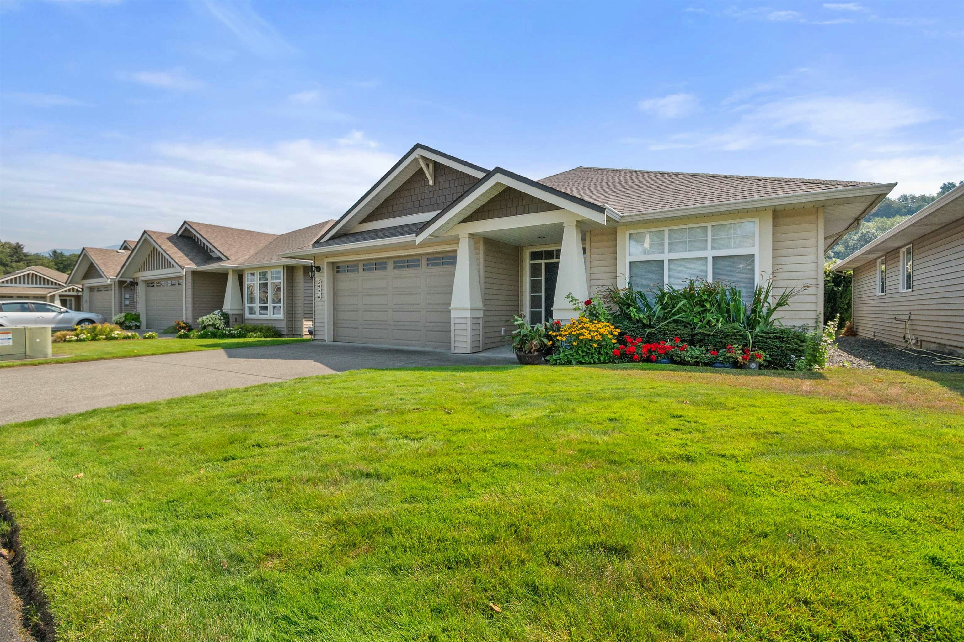 5976 Hunter Creek Crescent - 3