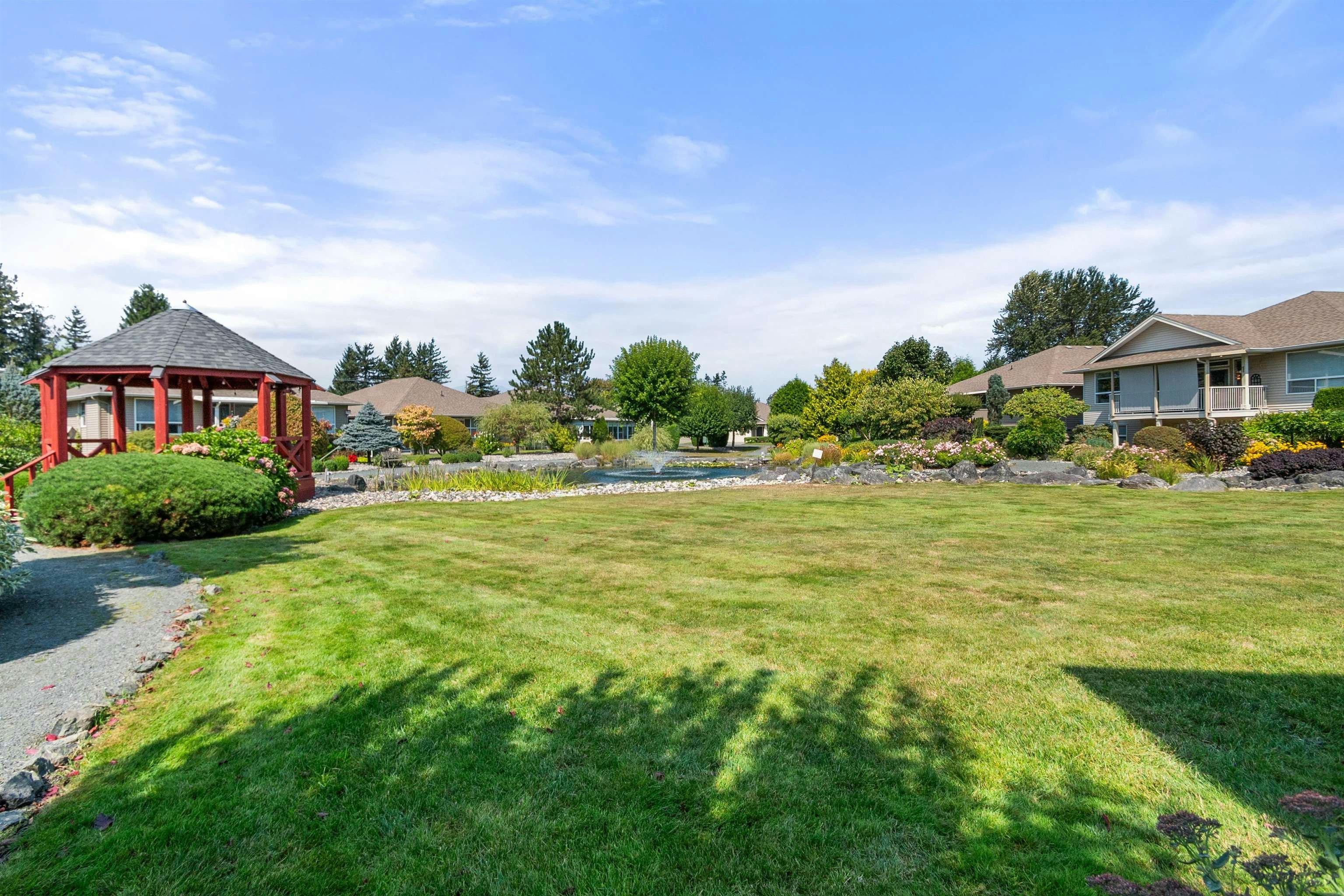 5976 Hunter Creek Crescent - 4