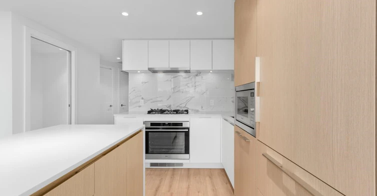 1208-1500 Fern Street, North Vancouver, BC, V7J 1H6 - 5