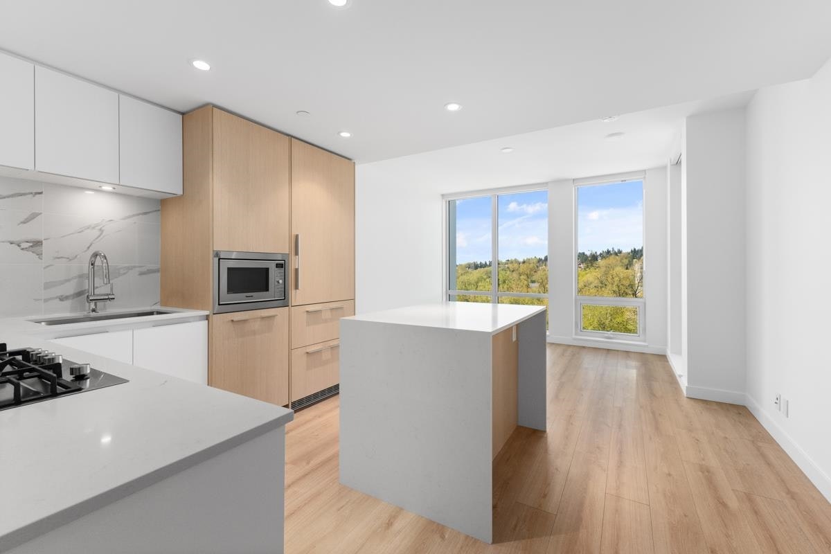 1208-1500 Fern Street, North Vancouver, BC, V7J 1H6