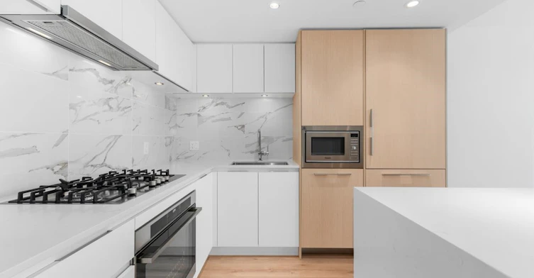 1208-1500 Fern Street, North Vancouver, BC, V7J 1H6 - 2