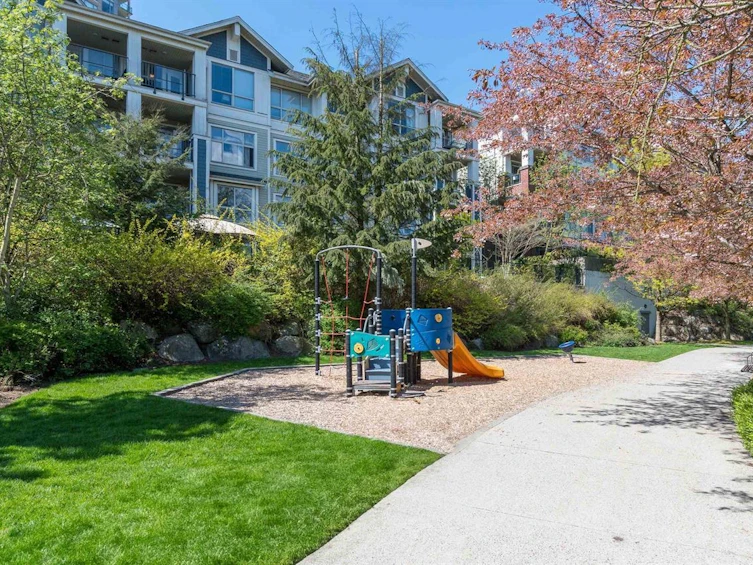 307-245 Ross Drive, New Westminster, BC, V3L 0C6 - 31