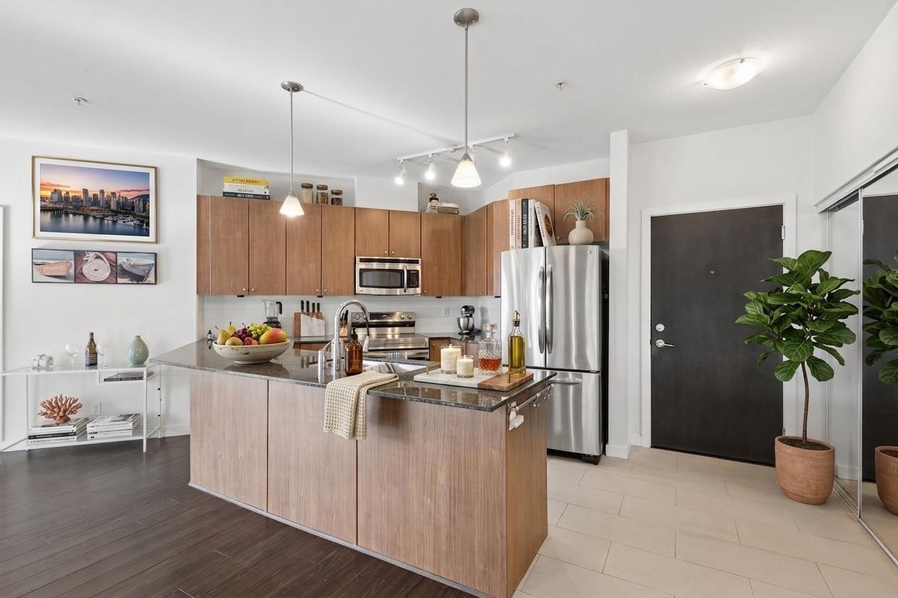 307-245 Ross Drive - 3