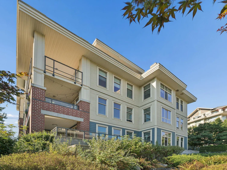307-245 Ross Drive, New Westminster, BC, V3L 0C6