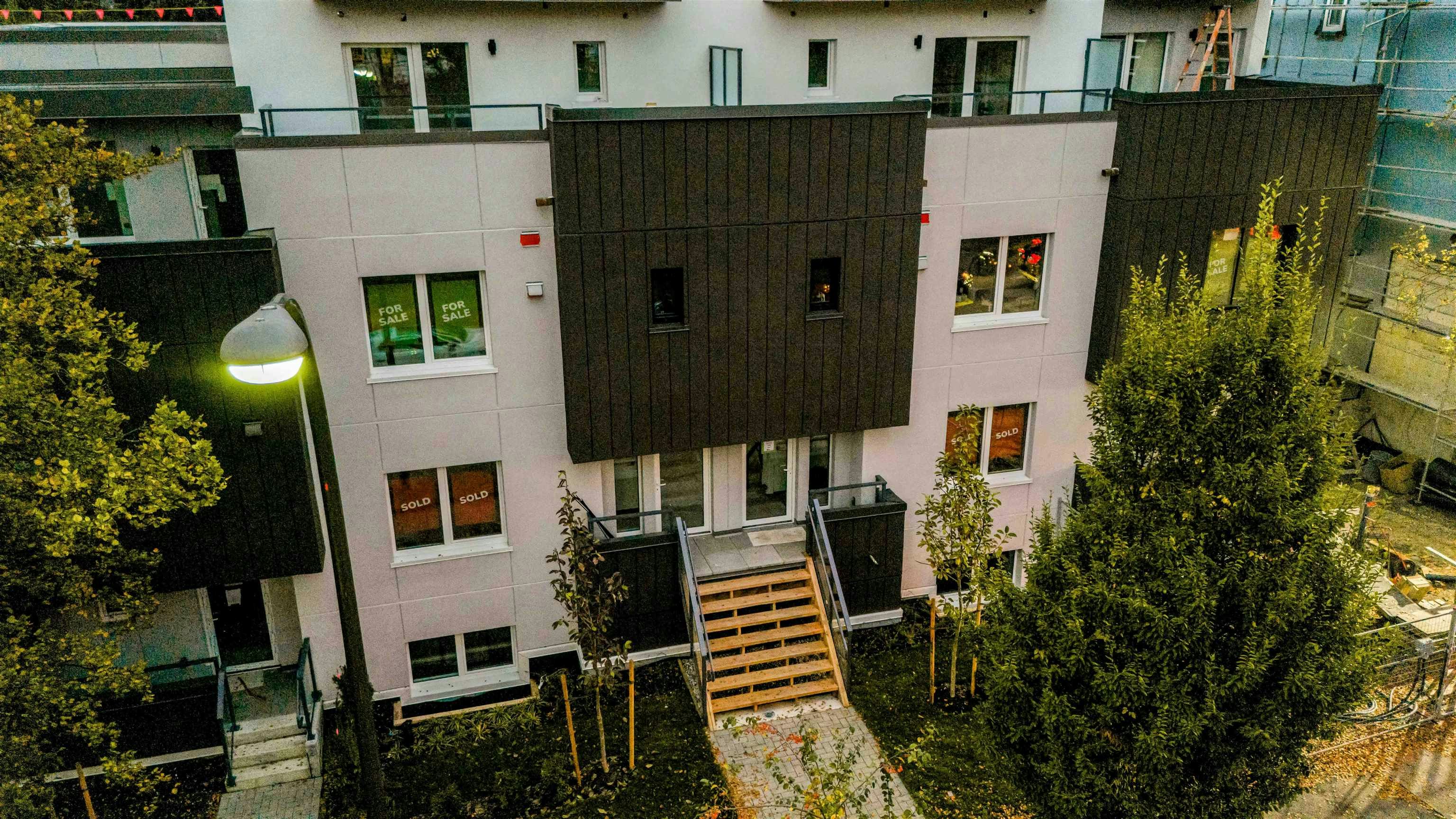 2069 E 1st Avenue, Vancouver, BC, V5N 1B6 - 36