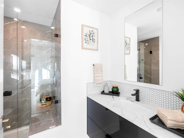 2069 E 1st Avenue, Vancouver, BC, V5N 1B6 - 17