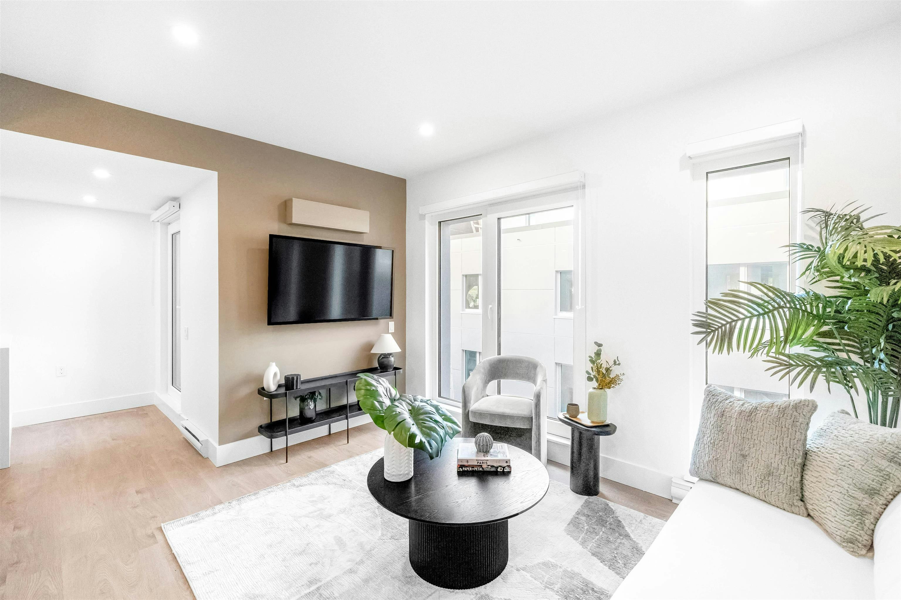 2069 E 1st Avenue, Vancouver, BC, V5N 1B6 - 5
