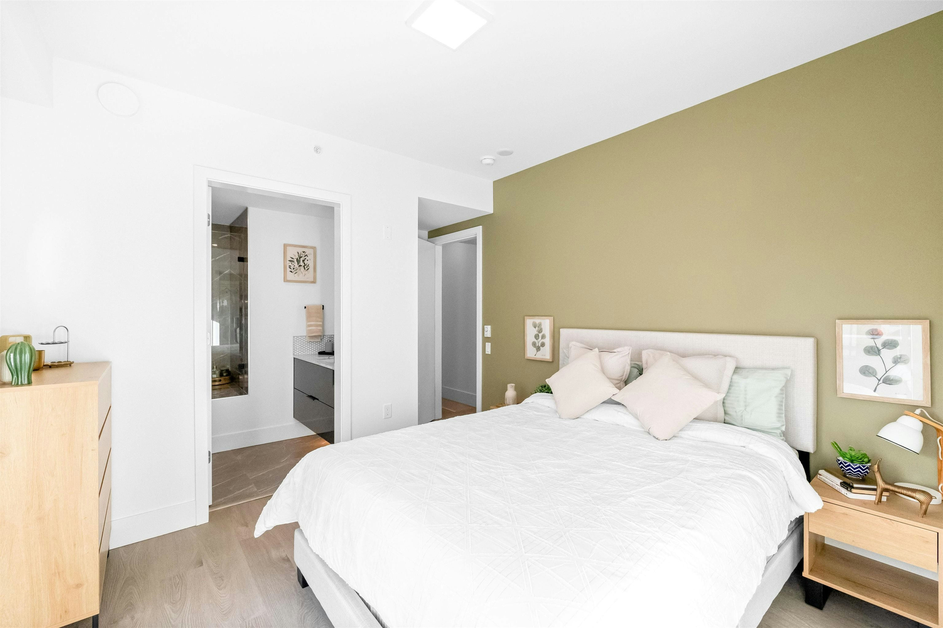 2069 E 1st Avenue, Vancouver, BC, V5N 1B6 - 14