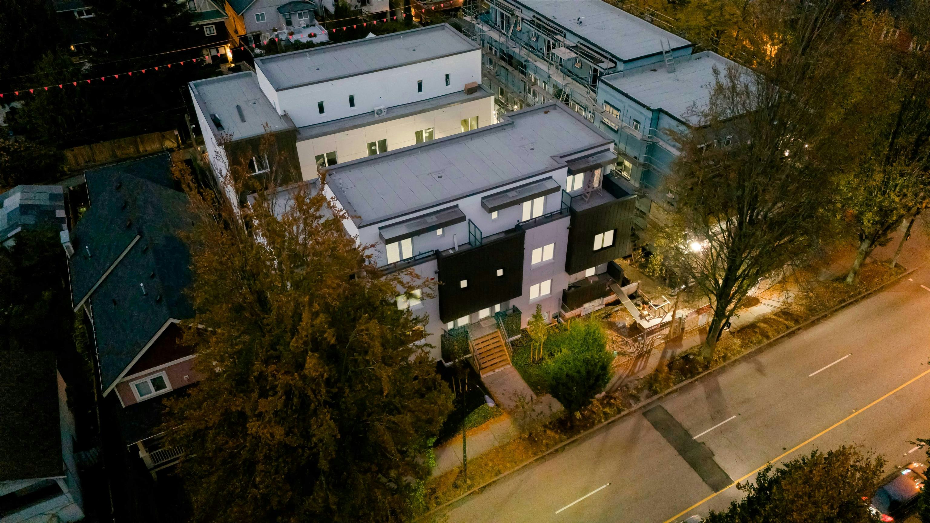 2069 E 1st Avenue, Vancouver, BC, V5N 1B6 - 37