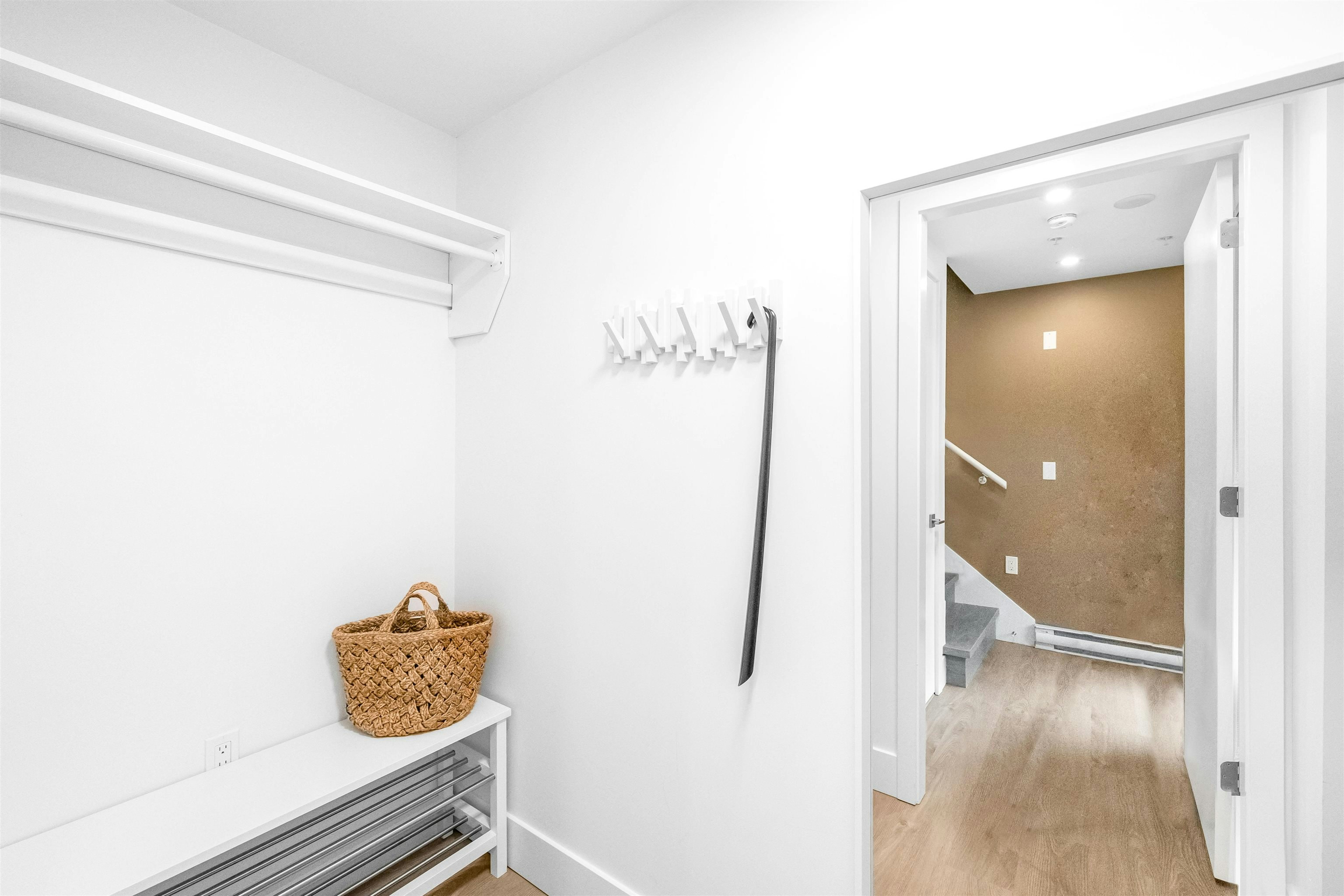2069 E 1st Avenue, Vancouver, BC, V5N 1B6 - 32