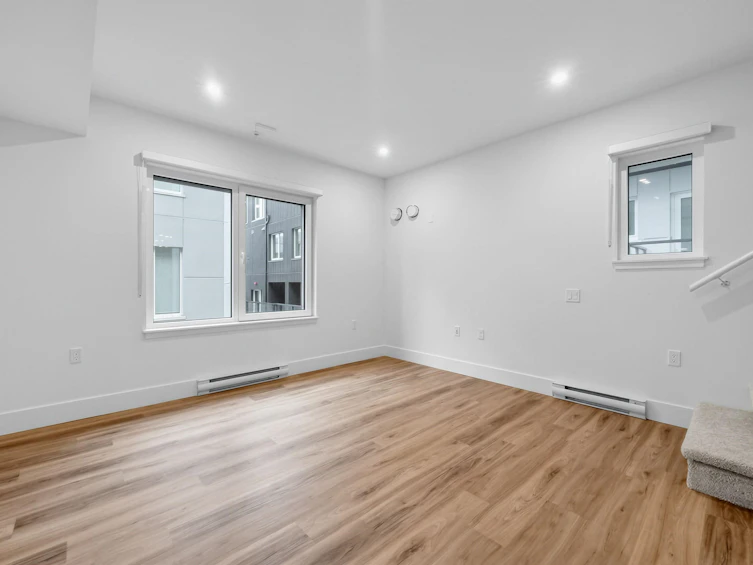 2071 E 1st Avenue, Vancouver, BC, V5N 1B6 - 18