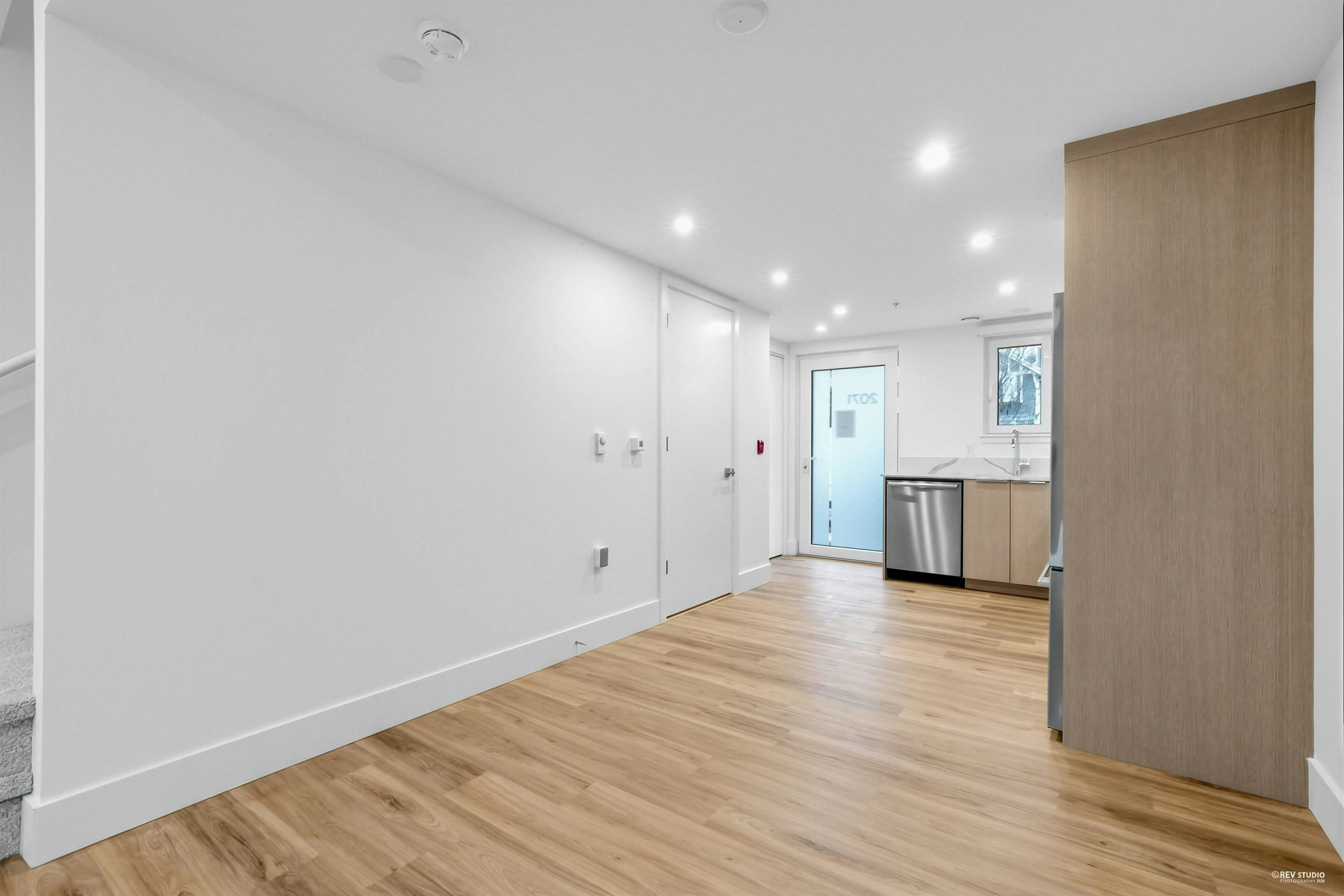 2071 E 1st Avenue, Vancouver, BC, V5N 1B6 - 15