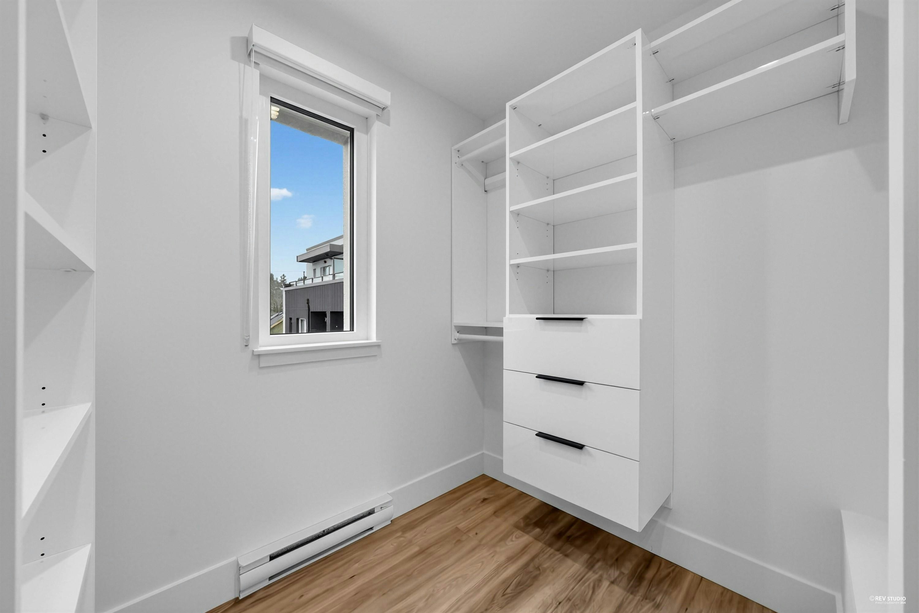 2071 E 1st Avenue, Vancouver, BC, V5N 1B6 - 23