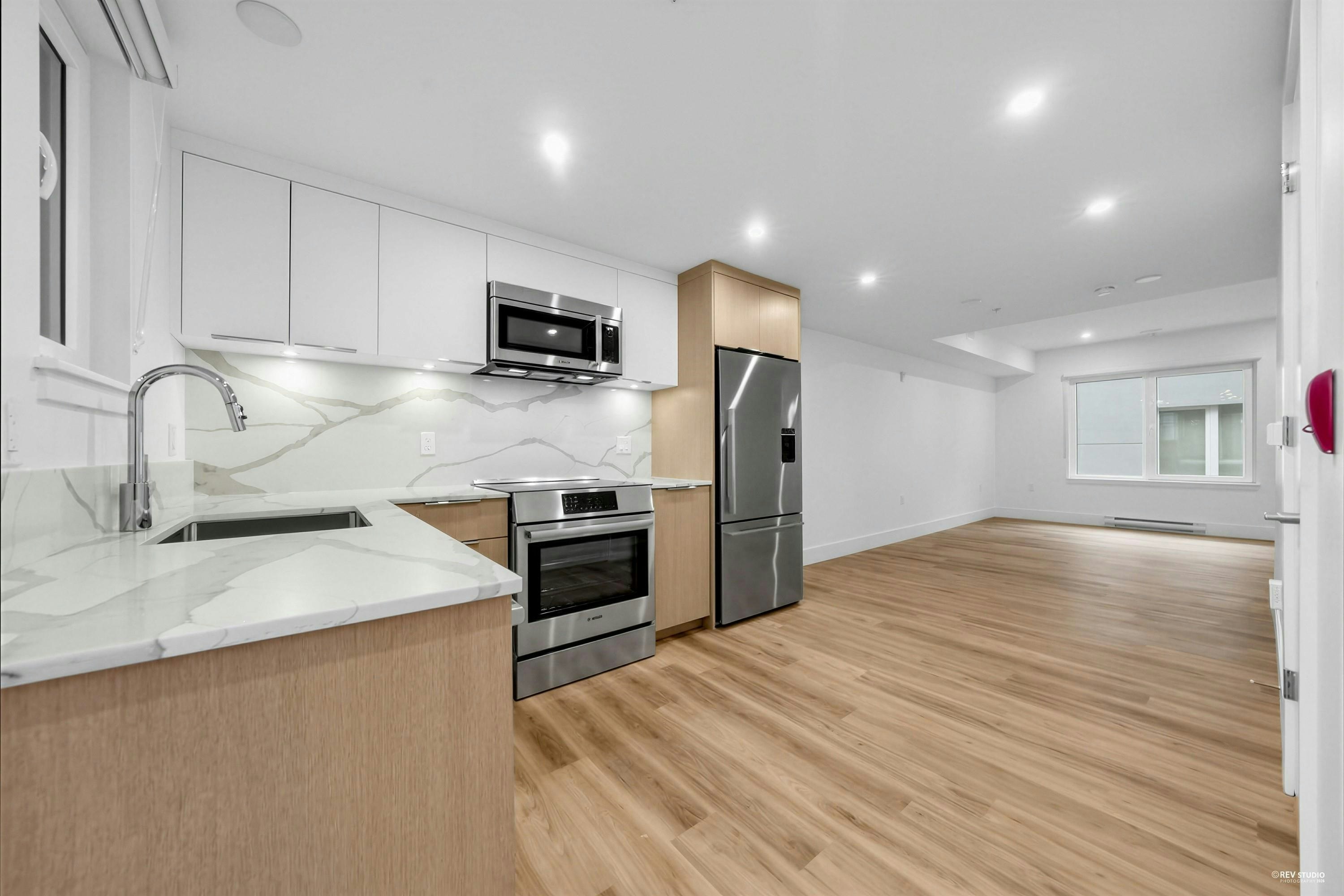 2071 E 1st Avenue, Vancouver, BC, V5N 1B6 - 8