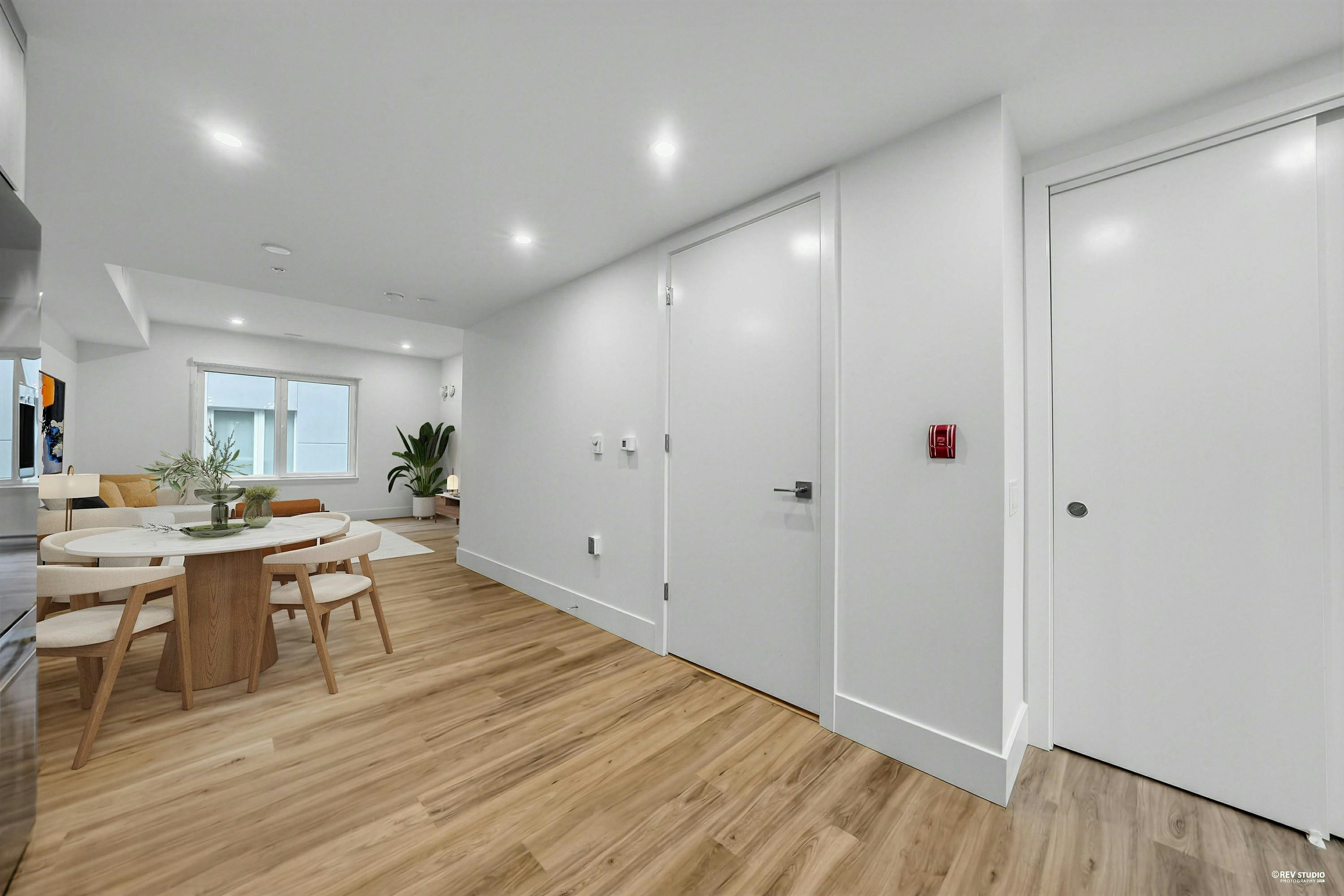 2071 E 1st Avenue, Vancouver, BC, V5N 1B6 - 16