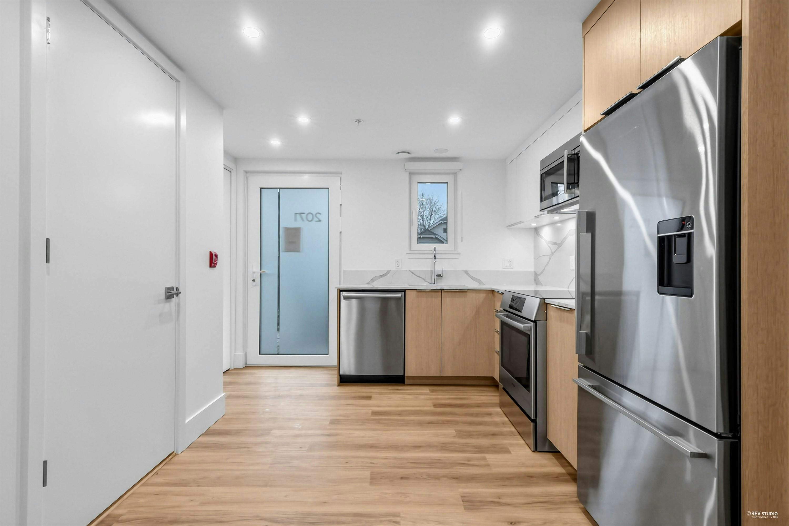 2071 E 1st Avenue, Vancouver, BC, V5N 1B6 - 5