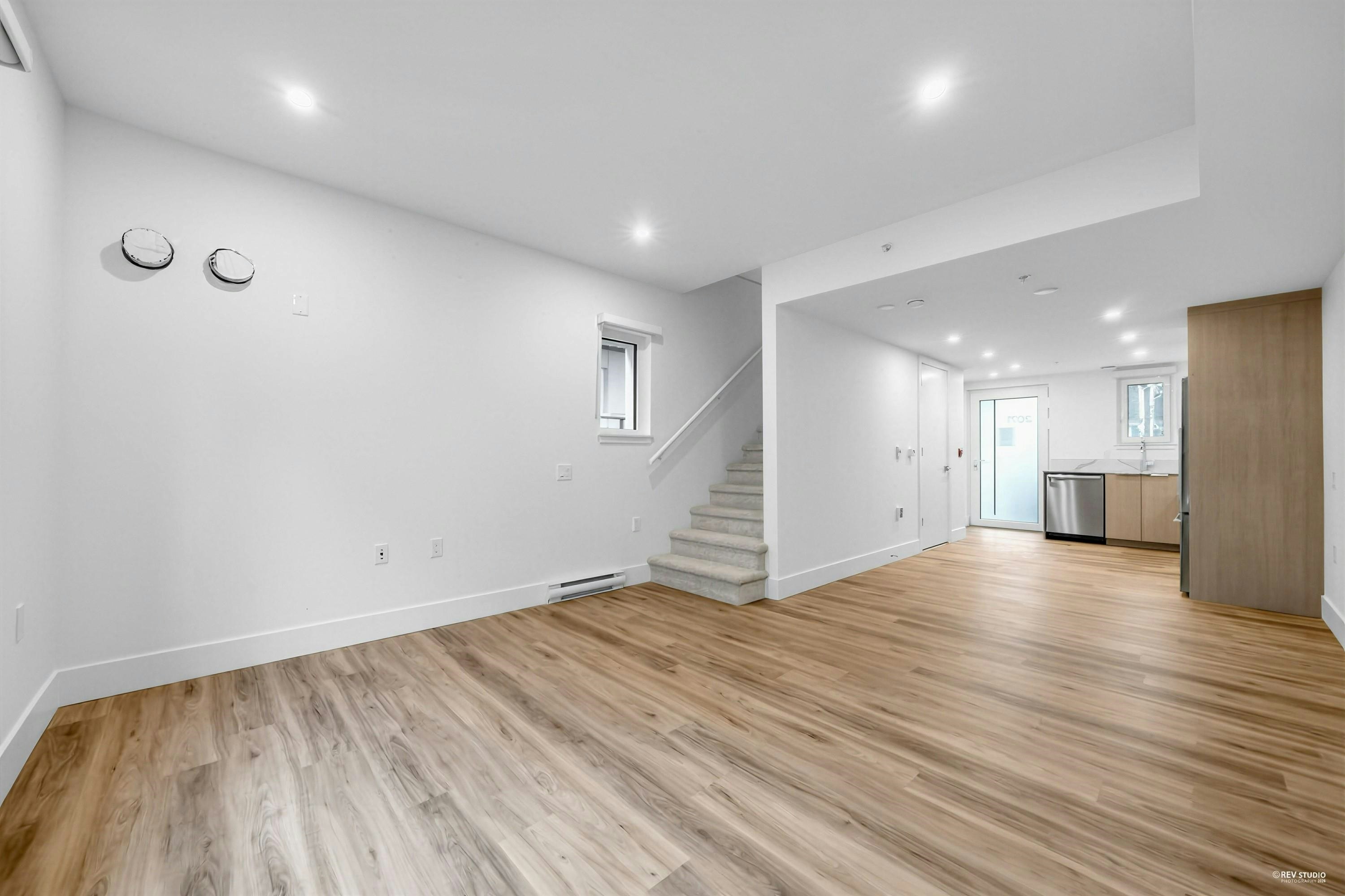 2071 E 1st Avenue, Vancouver, BC, V5N 1B6 - 14