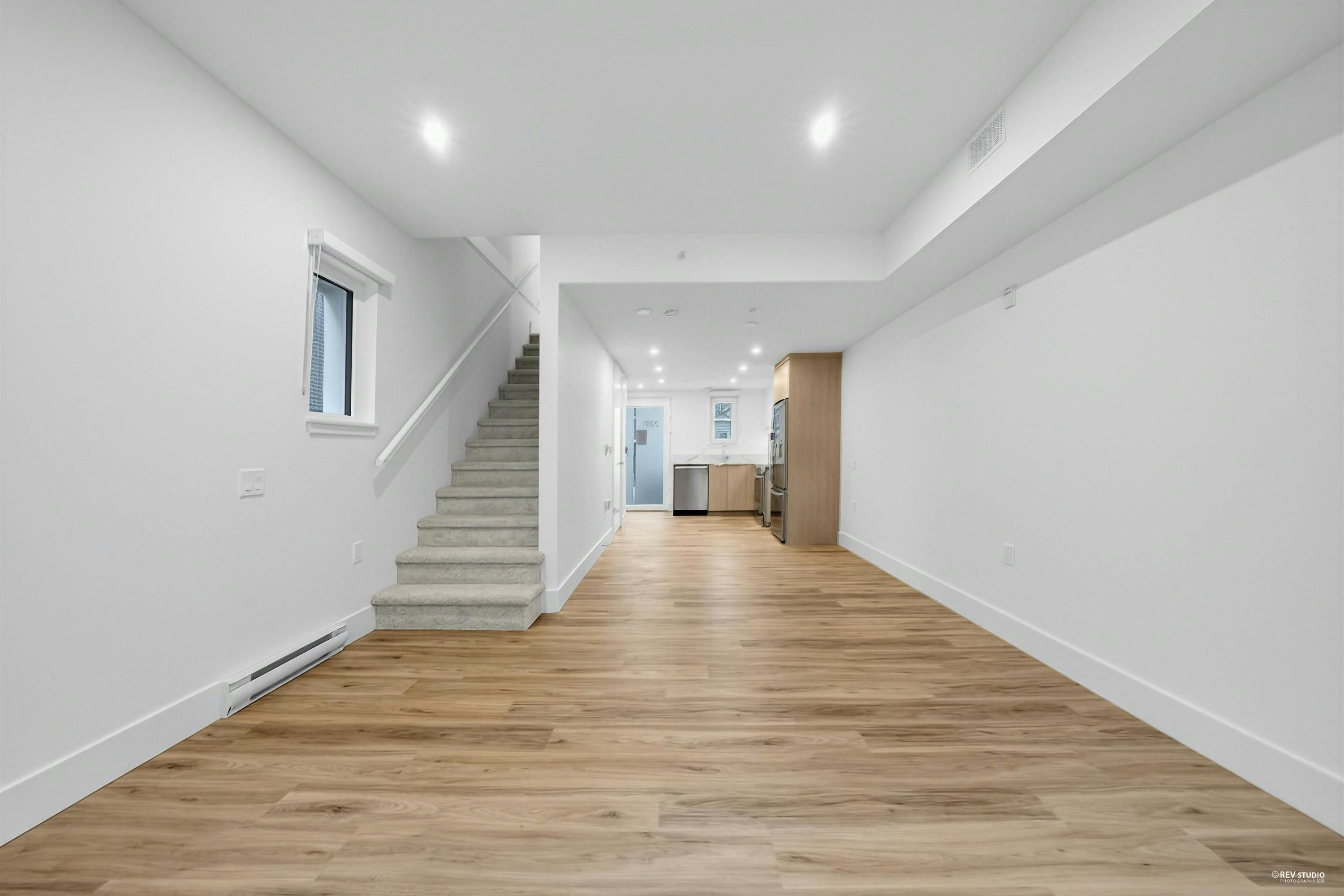 2071 E 1st Avenue, Vancouver, BC, V5N 1B6 - 13