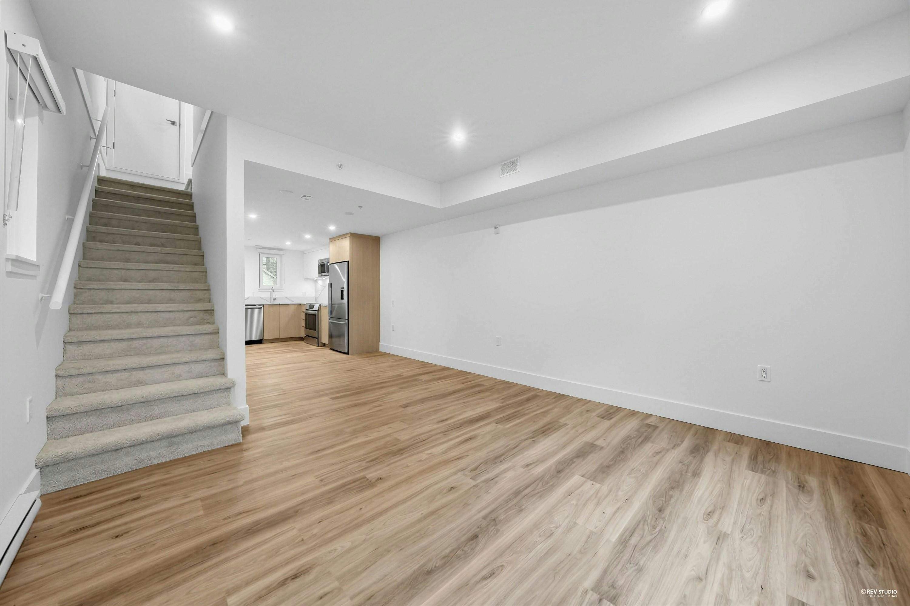 2071 E 1st Avenue, Vancouver, BC, V5N 1B6 - 11