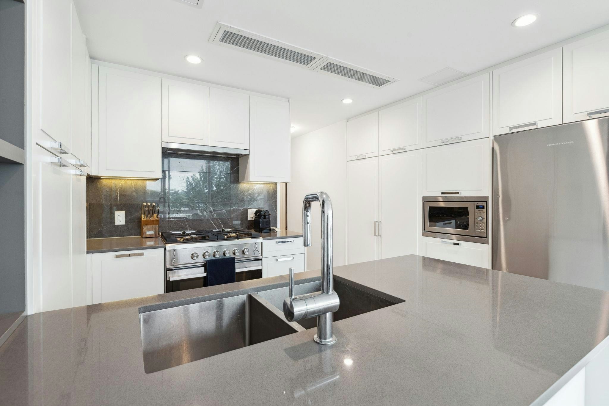 403-1471 Hunter Street - 4