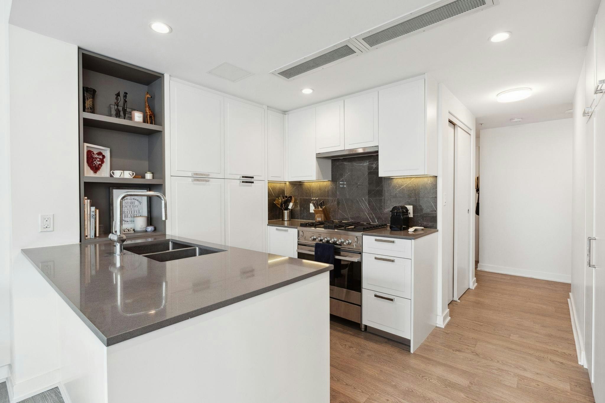 403-1471 Hunter Street - 2
