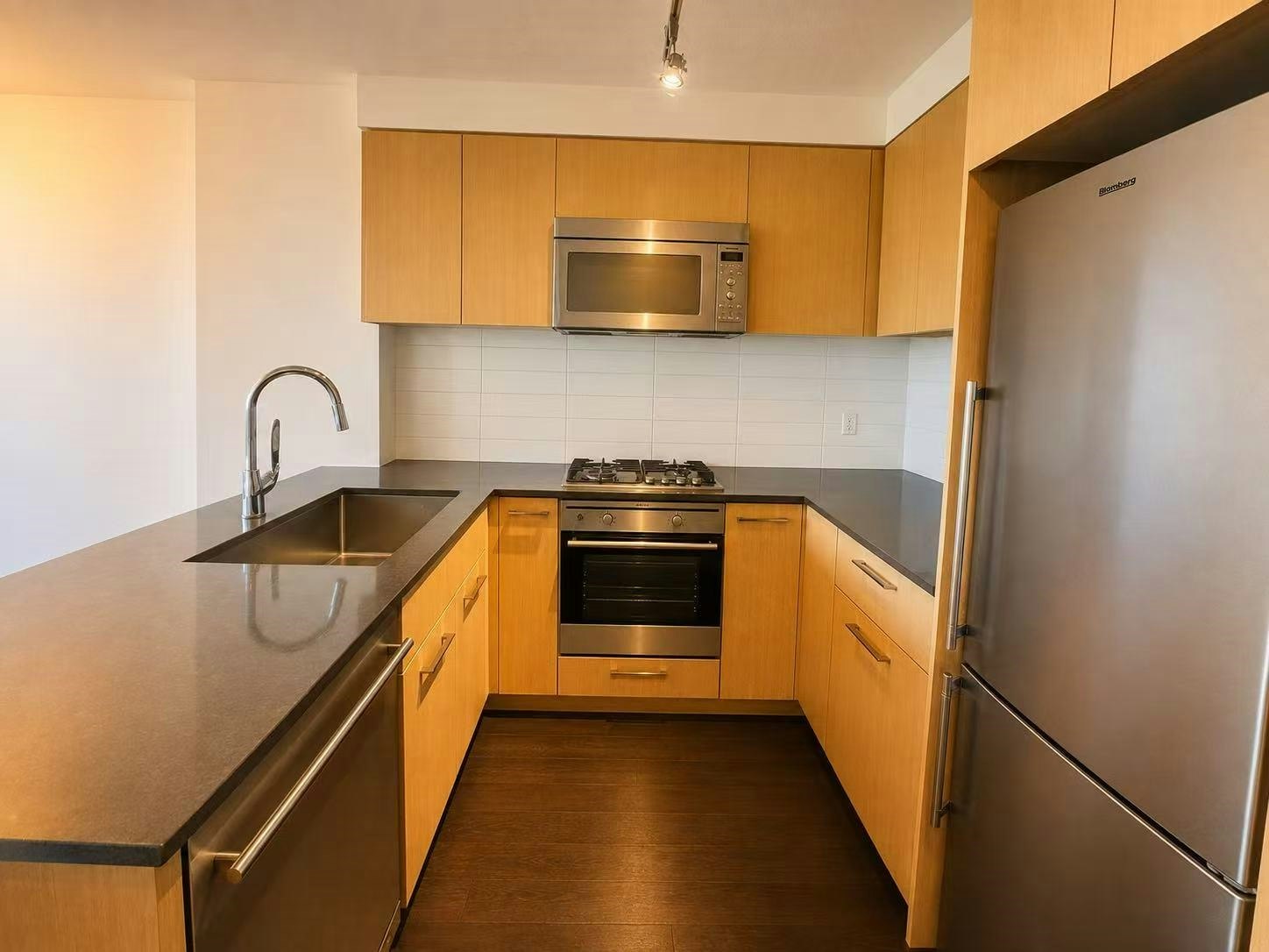 7988 Ackroyd Road, Richmond, BC, V6X 0K6 - 2